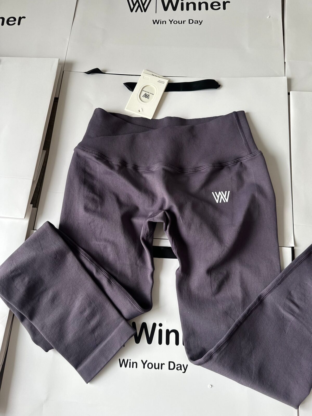 V-waist leggings