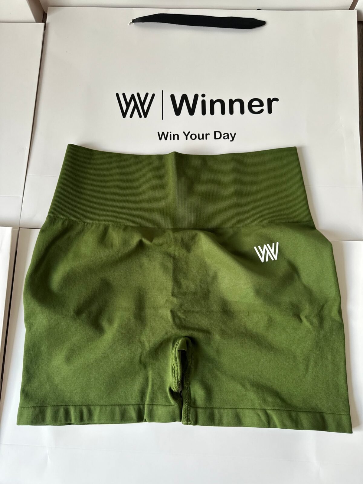 V back short