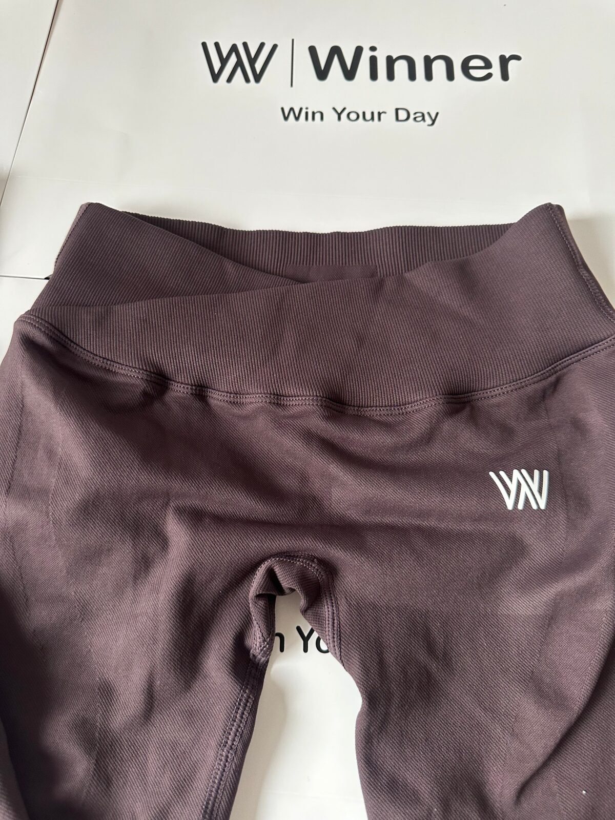 V-waist leggings