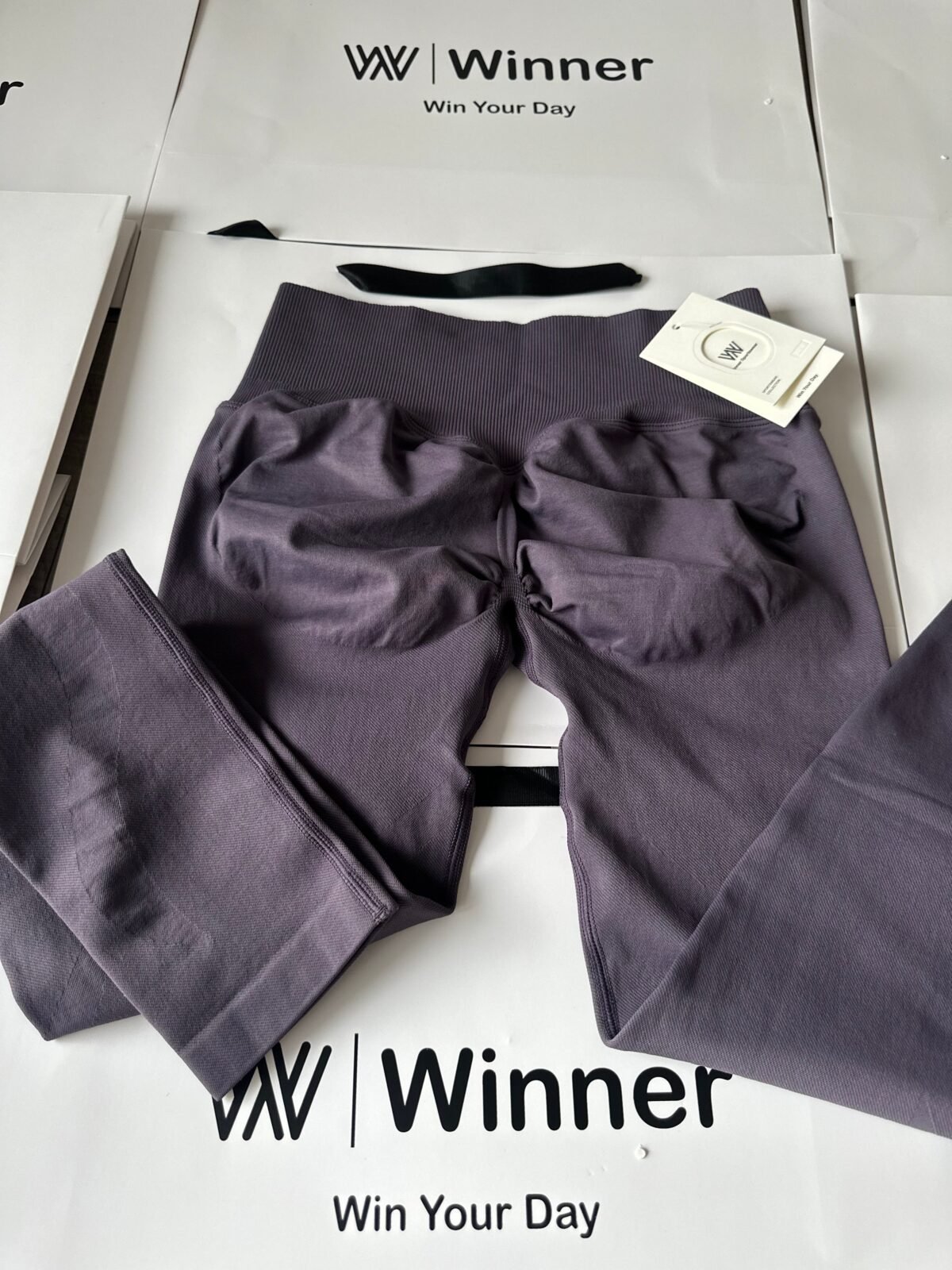V-waist leggings