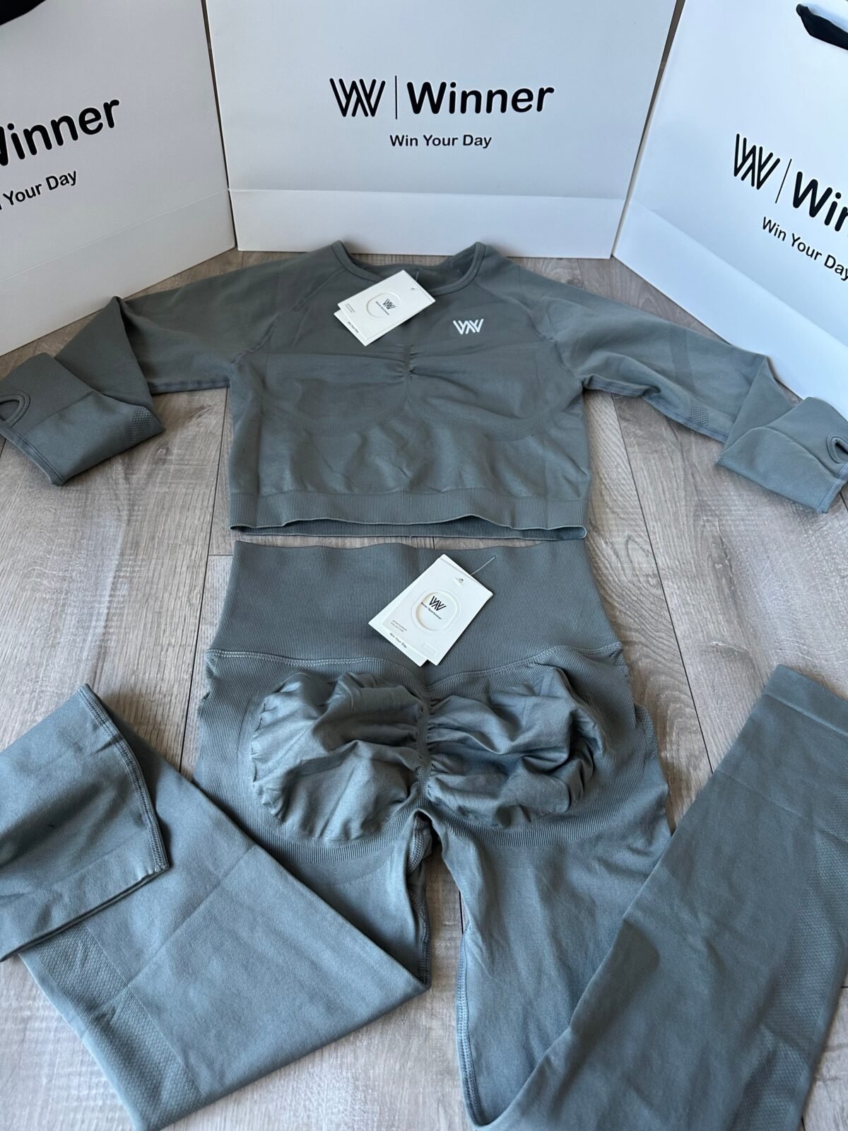 Long-sleeve set