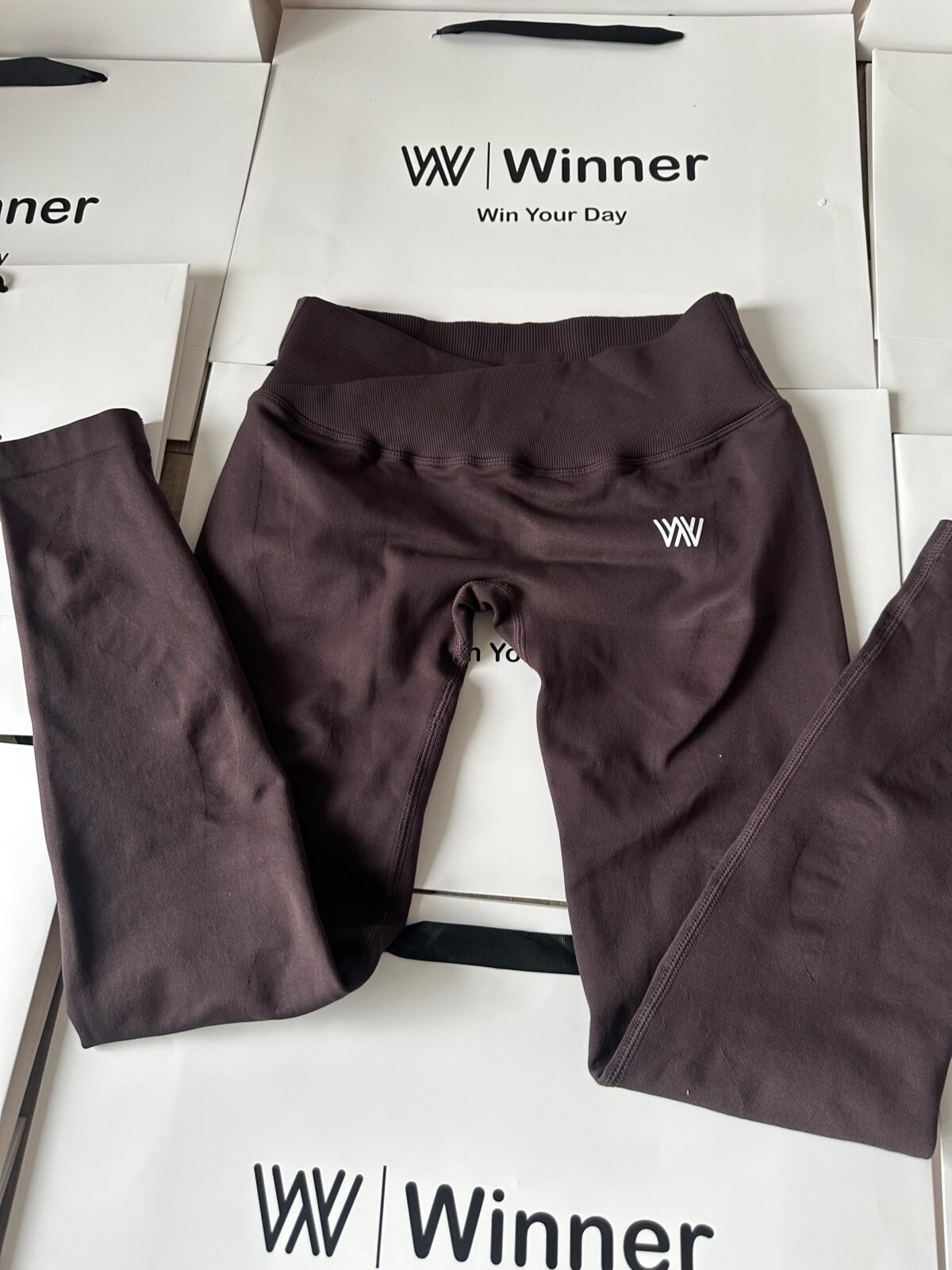 V Leggings