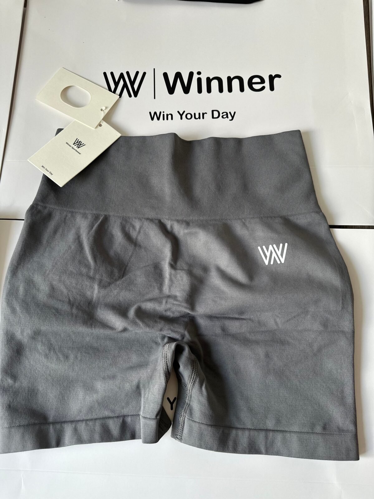 V back short
