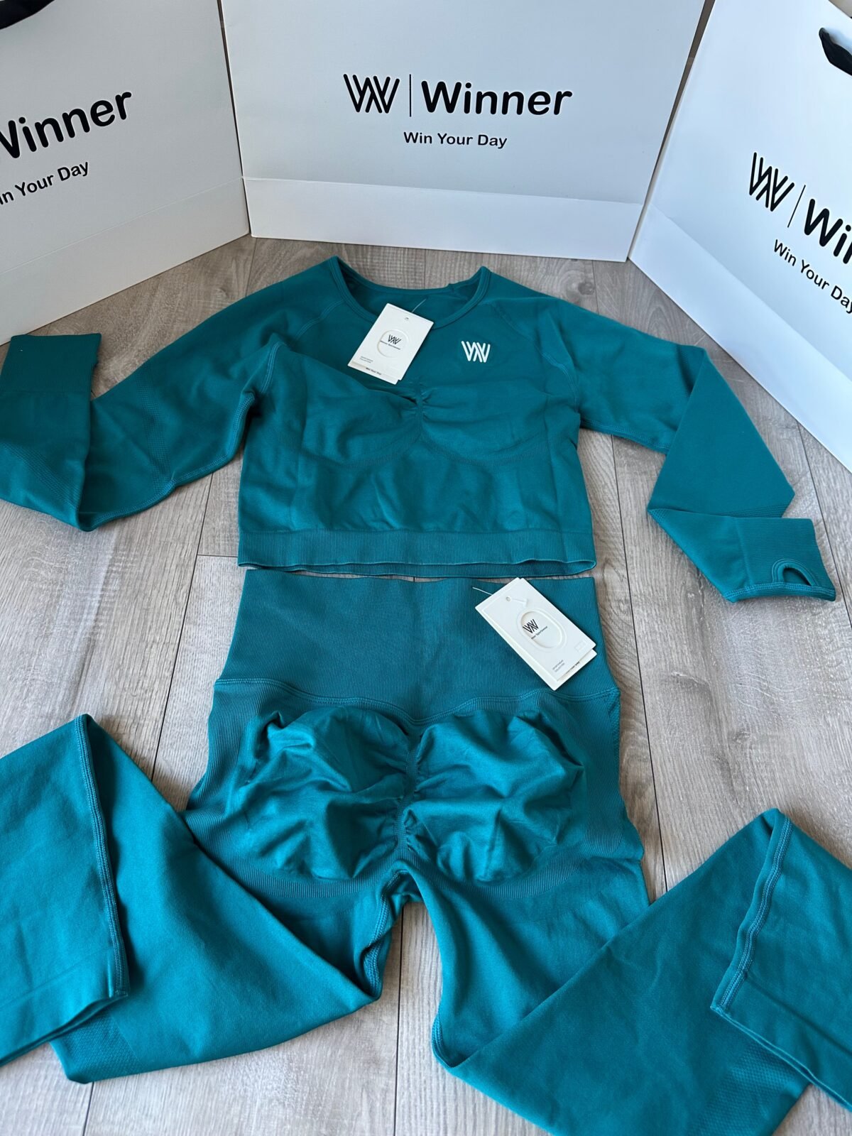 Long-sleeve set